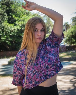 Camisas cortas oversize en sedas estampadas